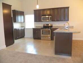 7971 Adelaide Loop in New Port Richey, FL - Building Photo - Building Photo