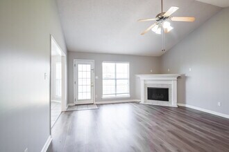 6379 Sandbourne E in Olive Branch, MS - Foto de edificio - Building Photo