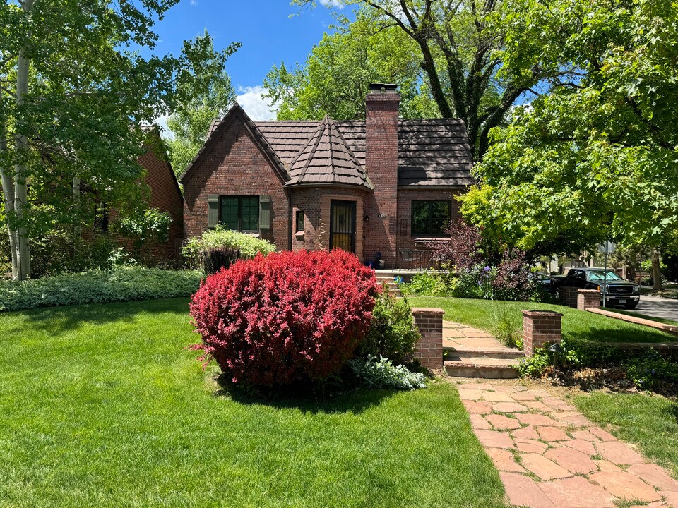 695 Ash St. in Denver, CO - Building Photo