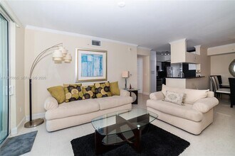 17100 N Bay Rd in Sunny Isles Beach, FL - Building Photo - Building Photo