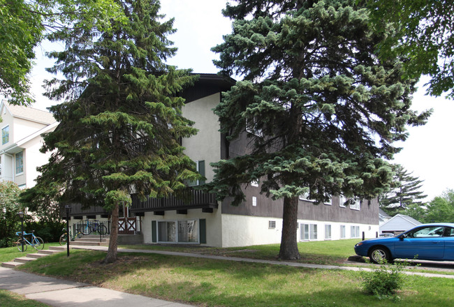 Alpen Haus in Minneapolis, MN - Foto de edificio - Building Photo