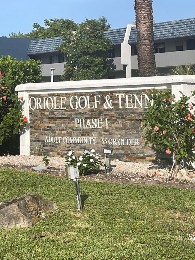 property at 7827 Golf Cir Dr