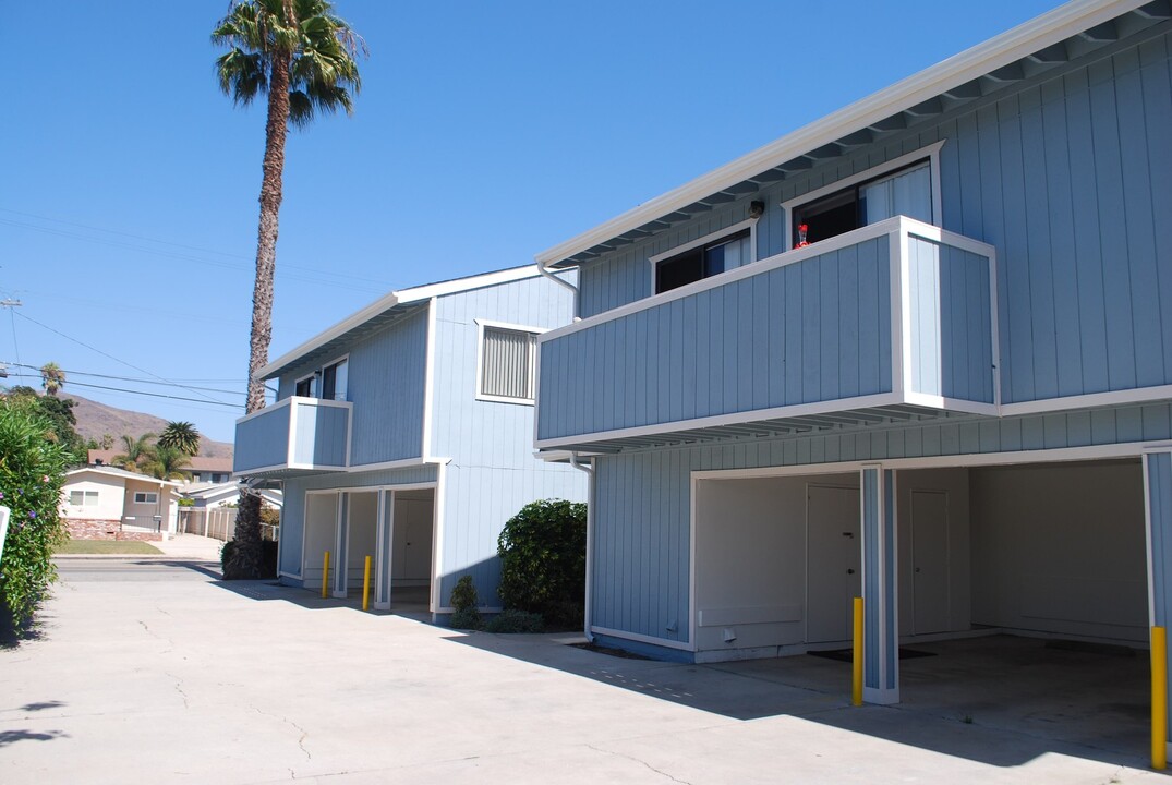 405-407 Arcade Dr in Ventura, CA - Building Photo