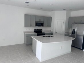 5081 Spangle Dr in St. Cloud, FL - Building Photo - Building Photo