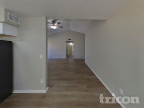 6826 W Cholla St in Peoria, AZ - Foto de edificio - Building Photo