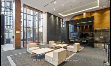 125 Village Green Square in Toronto, ON - Building Photo - Building Photo