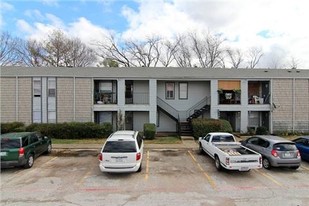 Mustang Flats in Arlington, TX - Foto de edificio - Building Photo