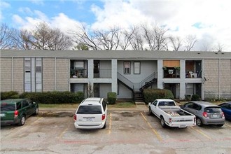 Mustang Flats in Arlington, TX - Building Photo - Building Photo