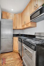 330 E 35th St in New York, NY - Building Photo - Building Photo