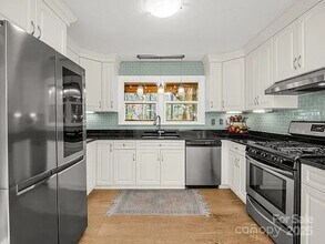 4075 Little River Rd in Hendersonville, NC - Building Photo - Building Photo