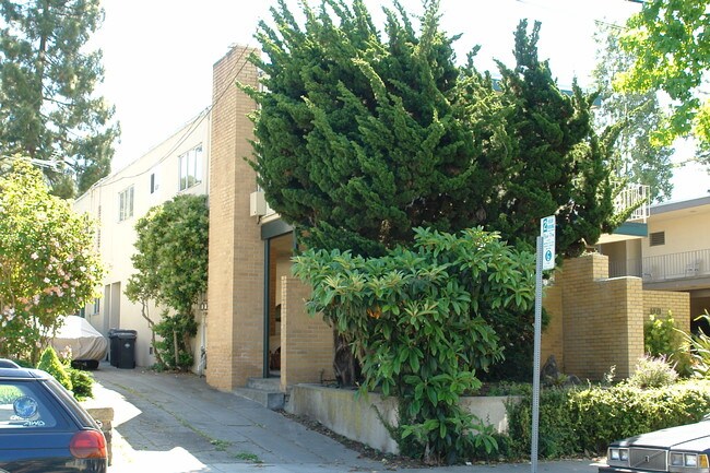 1421 Walnut St in Berkeley, CA - Building Photo - Building Photo