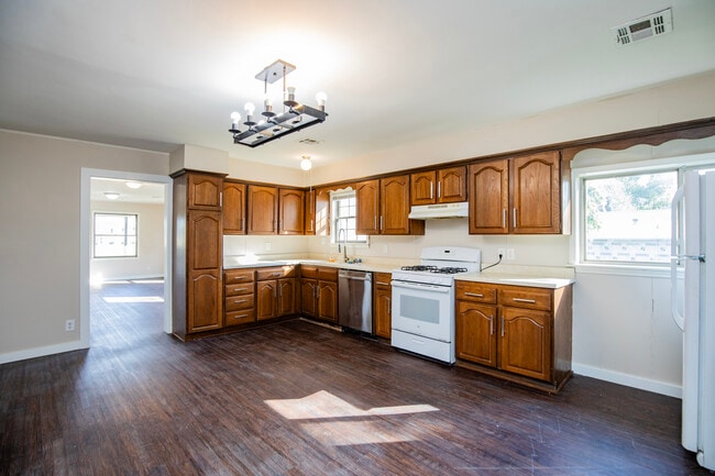 1105 Main St SW in Gravette, AR - Building Photo - Building Photo