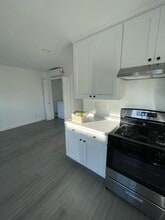 265 E 69th Way in Long Beach, CA - Building Photo - Building Photo