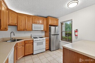 134 Pear Tree Ln in Franklin Township, NJ - Building Photo - Building Photo