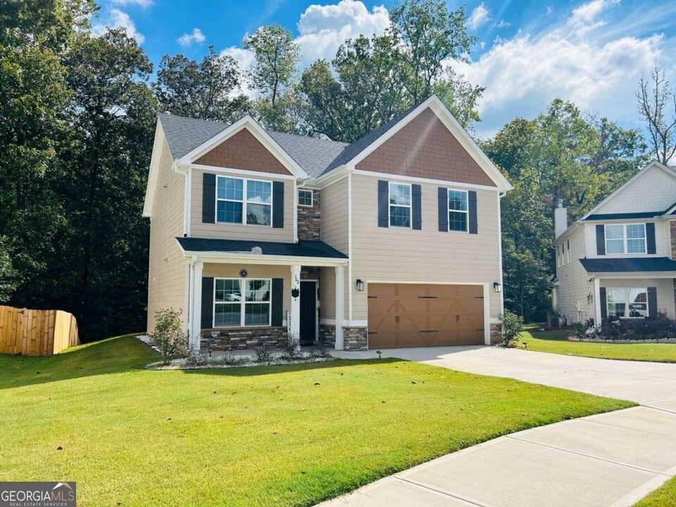 162 Ashton Pl in Newnan, GA - Building Photo