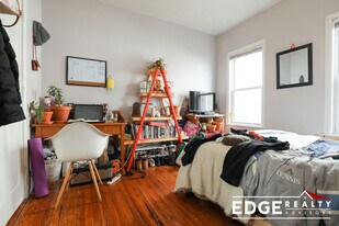 72 Antwerp St, Unit 2 in Boston, MA - Building Photo