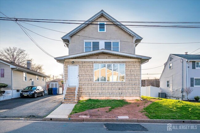 36 2nd Ave, Unit B in Woodbridge Township, NJ - Building Photo - Building Photo