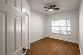 12118 Athens St in Manor, TX - Building Photo - Building Photo