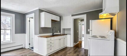 689 Main St in Bangor, ME - Building Photo - Building Photo