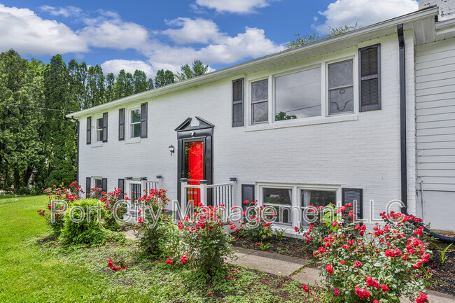 property at 2431 Clydesdale Rd
