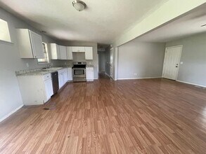 1915 S 10th St in Rogers, AR - Building Photo - Building Photo