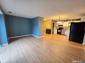 54 N Mountain Rd in New Britain, CT - Building Photo