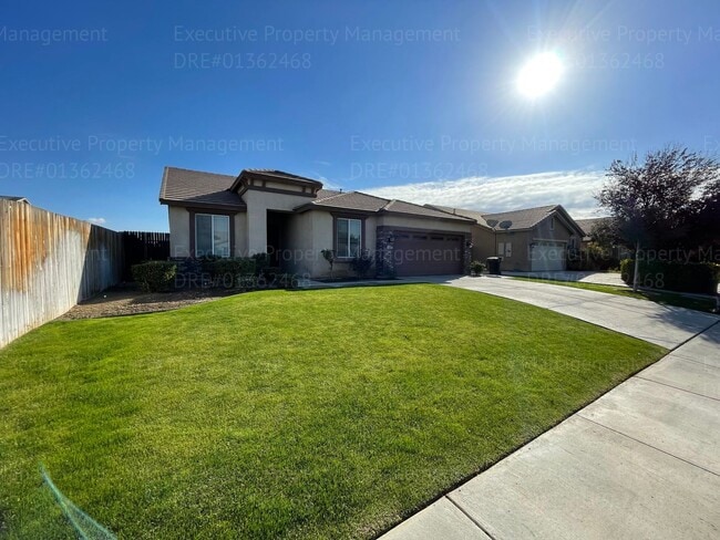 7004 Dravite Dr in Bakersfield, CA - Building Photo - Building Photo
