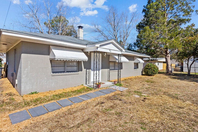 property at 404 Pine St