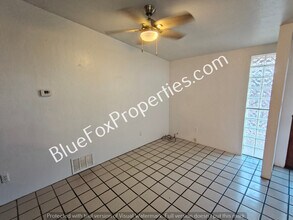 1905 E Lind Rd in Tucson, AZ - Building Photo - Building Photo
