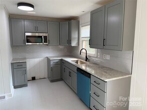 1508 Woodhill Ln in Charlotte, NC - Building Photo - Building Photo