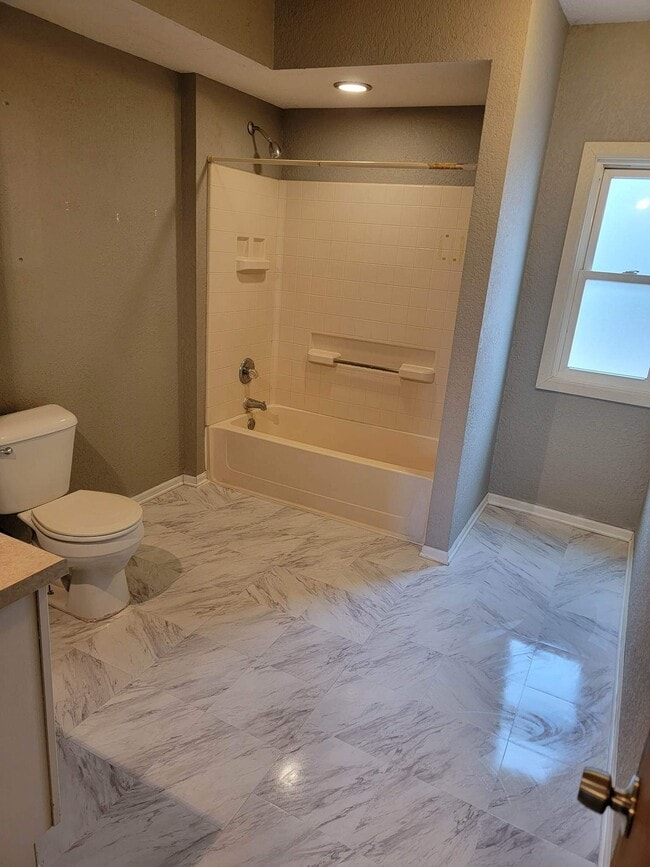 1213 N 16th St in Sheboygan, WI - Foto de edificio - Building Photo