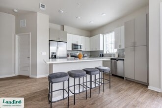 4902 Cosmos Cir in Wimauma, FL - Foto de edificio - Building Photo