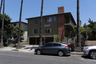 126 S Manhattan Pl in Los Angeles, CA - Building Photo - Building Photo