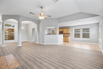 2210 Melanie Park Dr in Spring, TX - Building Photo - Building Photo