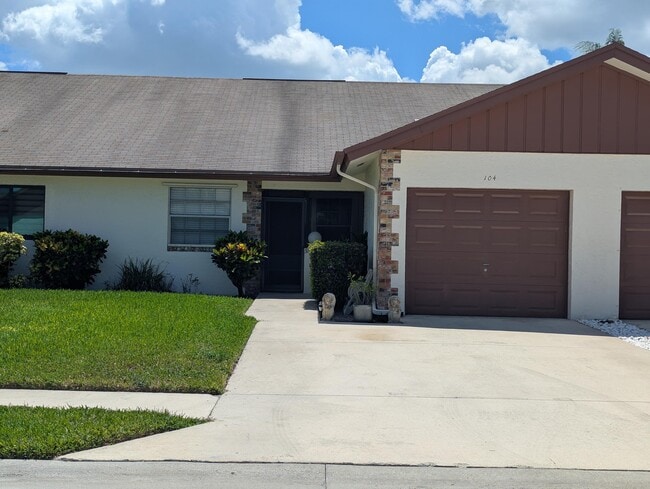 104 Moccasin Trail S