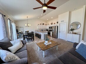 916 Greenbrook Dr in Windsor, CO - Foto de edificio - Building Photo