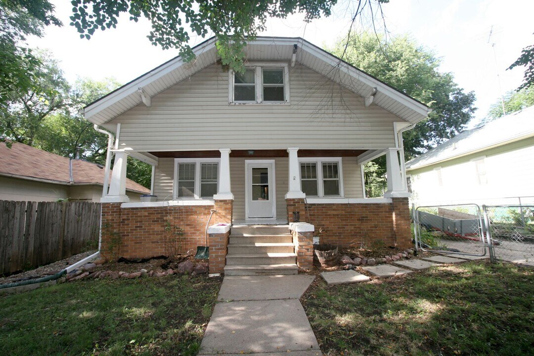 2274-2276 Orchard St in Lincoln, NE - Building Photo