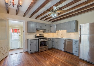 239 Dean St in West Chester, PA - Building Photo - Building Photo