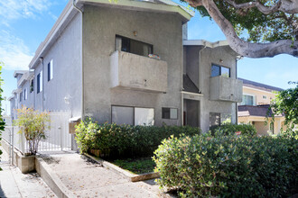 Arizona Apartments in Santa Monica, CA - Building Photo - Building Photo