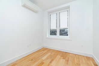 223 E 96th St in New York, NY - Building Photo - Building Photo