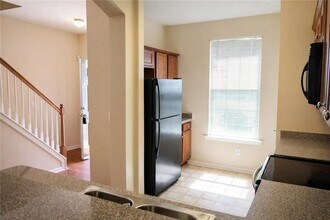 1402 Bayrose Cir in East Point, GA - Building Photo - Building Photo