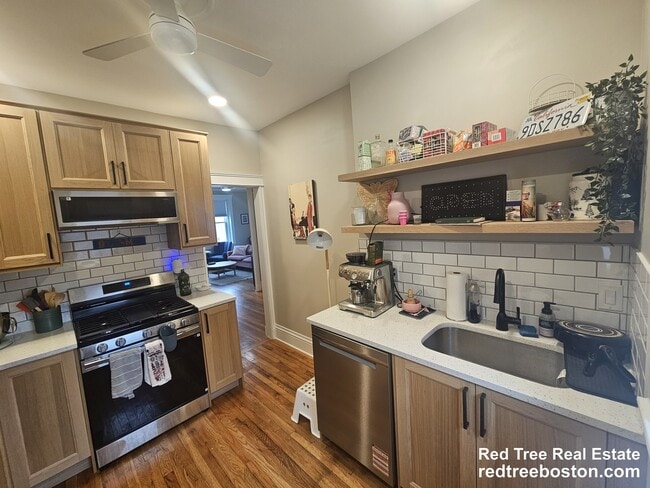 5 Colliston Rd, Unit 7 in Boston, MA - Building Photo - Building Photo