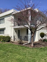 6204 W Kimberly Rd, Unit 6204 B in Davenport, IA - Foto de edificio - Building Photo