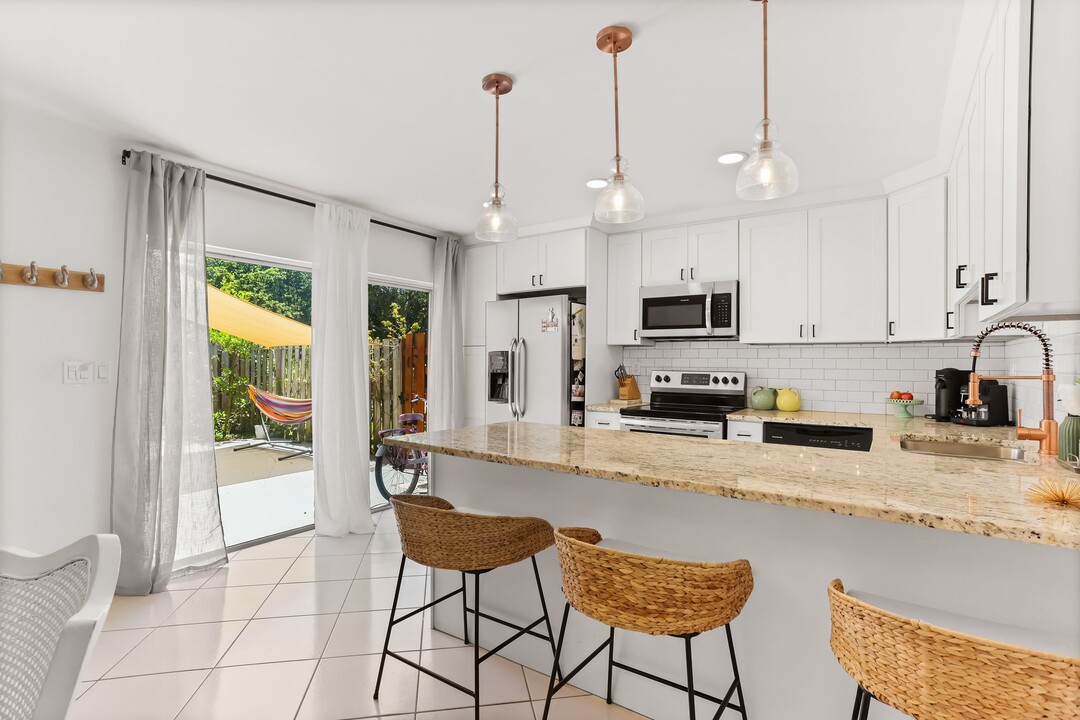 2715 SE 27th Way in Boynton Beach, FL - Building Photo