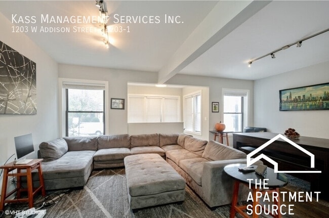 1203 W Addison St, Unit 1 in Chicago, IL - Foto de edificio - Building Photo