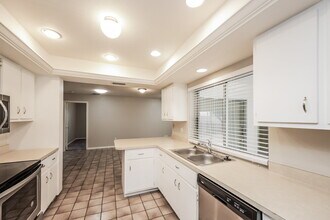 2130 SE 9th Terrace in Cape Coral, FL - Foto de edificio - Building Photo