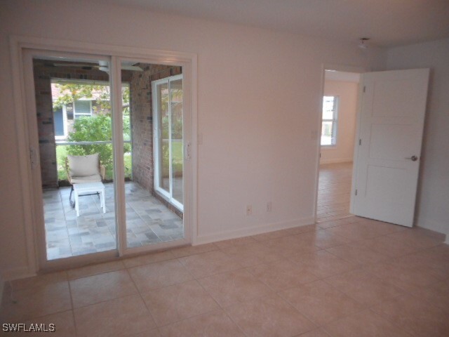 2722 Arbutus St in Naples, FL - Foto de edificio - Building Photo