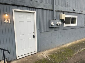 41 Page Rd in Winchester, OR - Building Photo - Building Photo