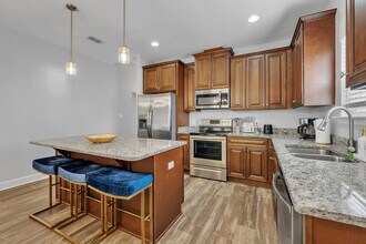 1211 Paul Russell Rd in Tallahassee, FL - Building Photo - Building Photo