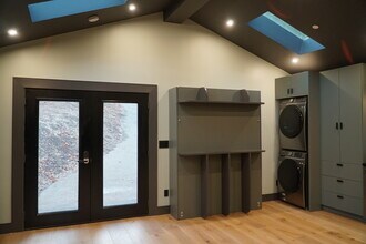 25980 Todd Ln in Los Altos Hills, CA - Building Photo - Building Photo